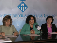 La regidora de Cultura, Mercè Foradada, acompanyada de les directores de les biblioteques de Vilanova.