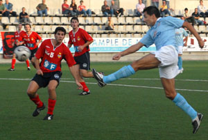 Santi Triguero a un pas de fer el seu gol número 100 amb la samarreta del Vilanova. fdg/miquel vall
