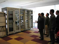 Un moment de la visita al Centre Tecnològic de Telecomunicacions de Catalunya