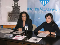 La regidora Mercè Foradada i Anna Lleó durant la presentació de llibre de l'acte.