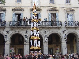 El darrer quatre de vuit dels Bordegassos a la plaça de la Vila de Vilanova. Foto: Albert Ortiz
