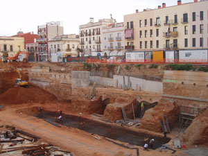 Les obres del pàrquing soterrani de la plaça de les Casernes avança a bon ritme. fdg/c. castro