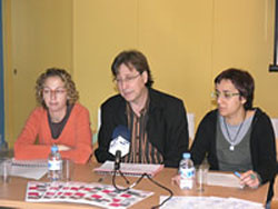 Carme Feliu, Tomàs Álvaro i Montse Lleó, aquest matí, al centre cívic de Mar