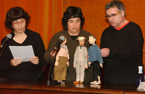Els components de la companyia l'Estaquirot durant el pregó. fdg/maría
