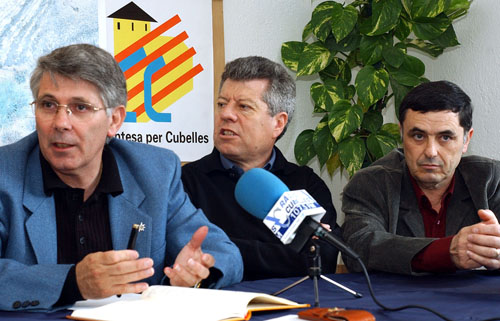 JOsep Marcillas, Miquel Padreny i Antonio Peregrina renuncien a encapçalar la llista d'Entesa per Cubelles. fdg/c. castro