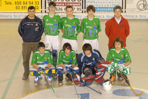 Plantilla de l'equip Infantil B del CP Vilanova - L'ull Blau. fdg/c. castro