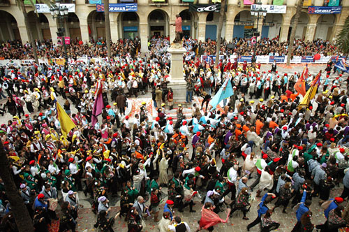 El carnaval comença el 26 de gener amb el Ball de Mantons.