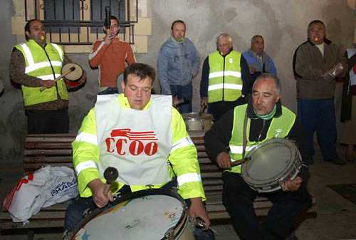 Els treballadors de l'Ajuntament durant el ple de dilluns. fdg/ marcel fabra