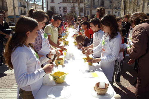 La xatonada infantil compta amb la col·laboració dels restaurants de la Ruta del Xató. fdg/ marcel fabra