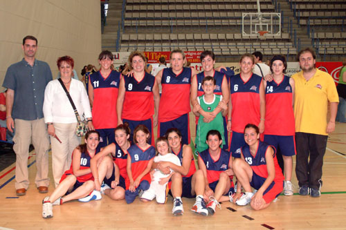 Plantilla de l'equip senior femení del C.B. Samà. fdg/ marcel fabra