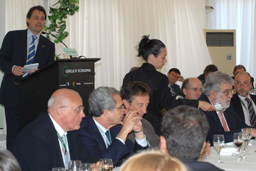 Mas va coincidir amb el candidat del PP en matèria econòmica. fdg/ carles castro