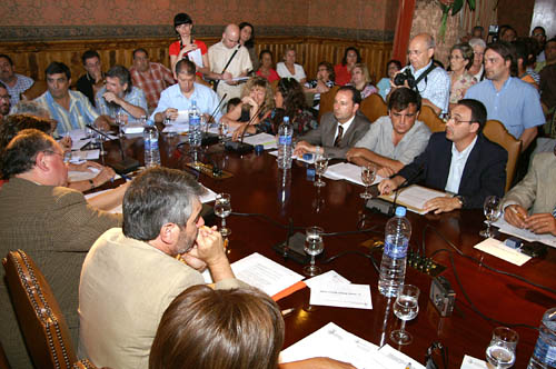 Lalcalde va manifestar la seva voluntat darribar a un acord amb ICV i ERC abans del mes dagost. fdg/ marcel fabra