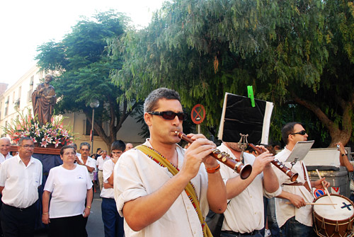La imatge de Sant Pere sortint de la parròquia de Mar. fdg/ maría