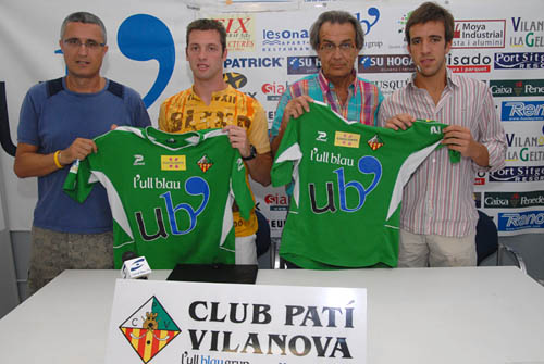Imatge de la presentació dels jugadors amb la samarreta del Patí Vilanova. fdg/ carles castro
