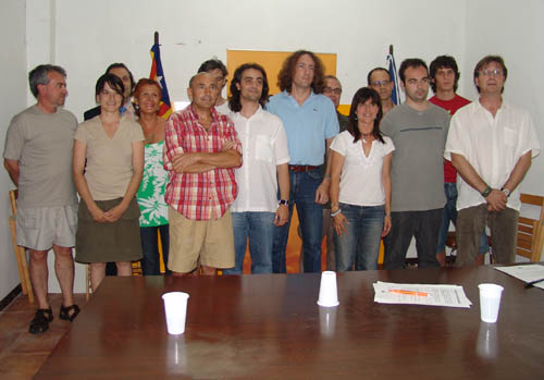 Foto de familia dels nous integrants de l'executiva local d'ERC