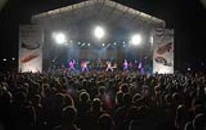 El concert més multitudinari va ser el de dissabte a Riges Roges. FdG/Carles Castro