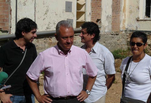 Els regidors populars al solar ocuppat