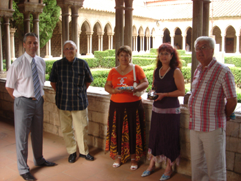 Els politics cubellencs van visitar també el claustre de l'Abadia