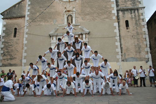 Capdil 7 x 8 dels Falcons a la plaça de l'Assumpció de la Geltrú. foto: Gerard Suñer