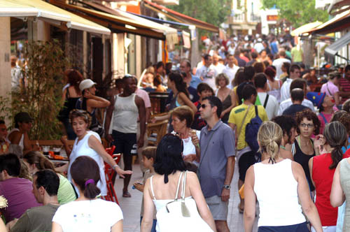 En un local d'aquest carrer es van produir els fets. fdg/ marcel fabra