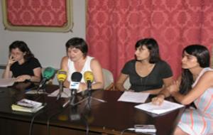 Isabel Pla amb les directores del MIC, Laia Sanahuja i Marta Ferrer