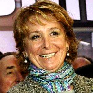 Esperanza Aguirre somrient