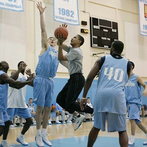Obama en un partit de bàsquet, el seu esport preferit