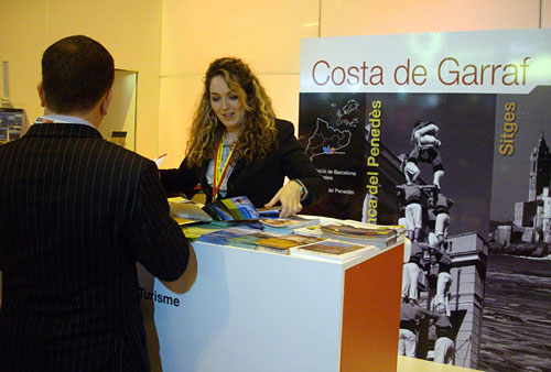 VD Imatge d'arxiu de l'estand de la Costa del Garraf a FITUR