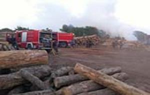 Els bombers treballant a l'incendi