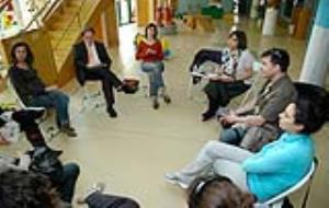 VD. Imatge d'arxiu d'una xerrada sobre educació