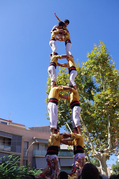 Yoko. Els Bordegassos coronen la torre de set a Cornellà