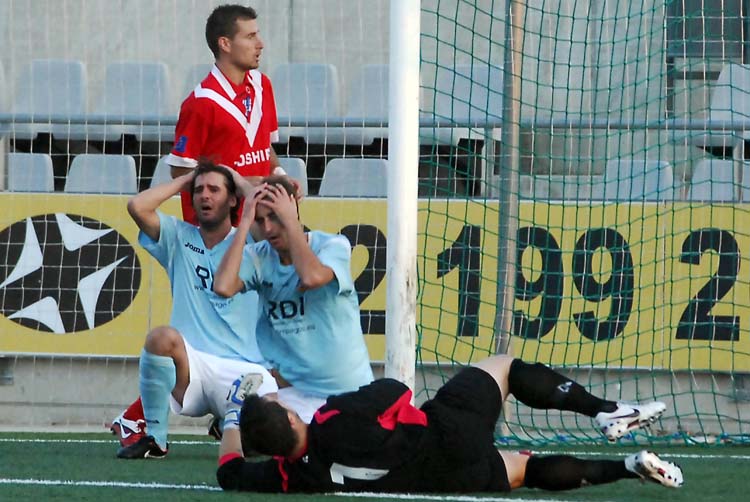 Miquel Vall. El CF Vilanova no ha pogut amb un rival superior