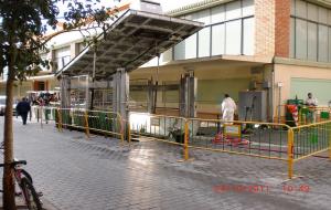 Ajt Vilanova i la Geltrú. S'incrementa la neteja a la compactadora soterrada del Mercat