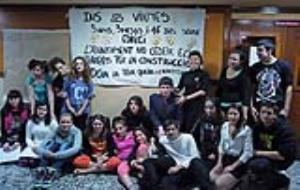 Institut Les Vinyes. Protesta dels alumnes de l'IES Les Vinyes pels barracons