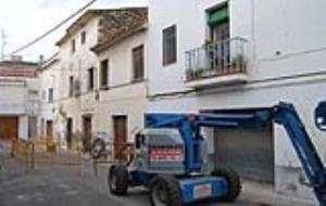 Ajt Cubelles. Enderroquen l'antiga escola del carrer Pedro i Roig