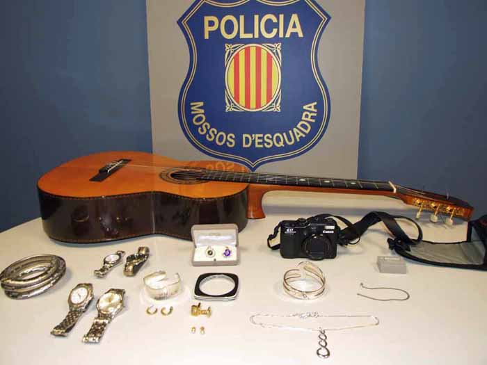 Mossos. Els Mossos recuperen gran quantitat de joies robades a Vilanova