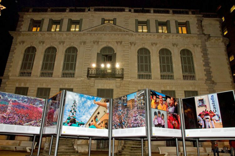 VD. Més de 35.000 visitants a l’exposició 'Castells i Castellers' del Palau Robert 