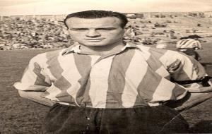 León, amb la samarreta del CD Villanueva