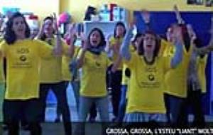 VD. Mestres de l'escola Canigó canten contra les retallades