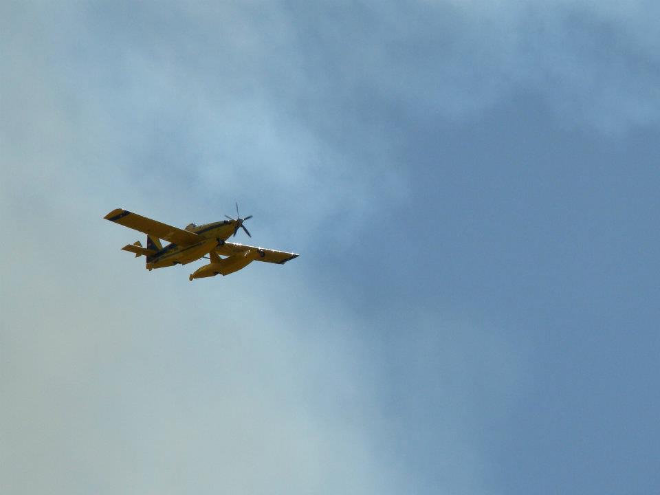 Botiga La Xarranca. L'incendi continua actiu per la zona de Mas Baró