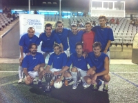VD. Els jugadors del Bar Teo 2, amb el trofeu