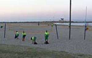 Ressaca de la revetlla de Sant Joan a la platja