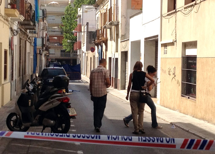 VD. Els mossos d'esquadra investigant al lloc dels fets