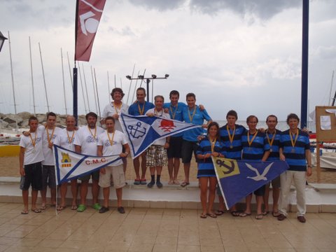VD. Imatge dels tres equips garrafencs que han copat el podi sènior