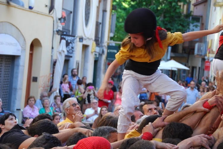 Maite Gomà. L'aixecadora, després de completar una torre de set