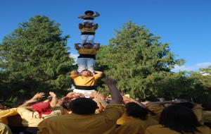 Pilar de cinc aixecat per sota