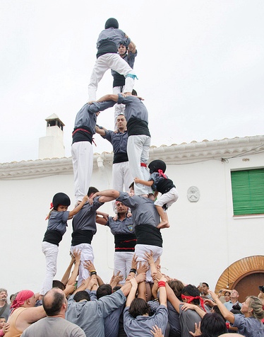 VD. Intent desmuntat de tres de sis