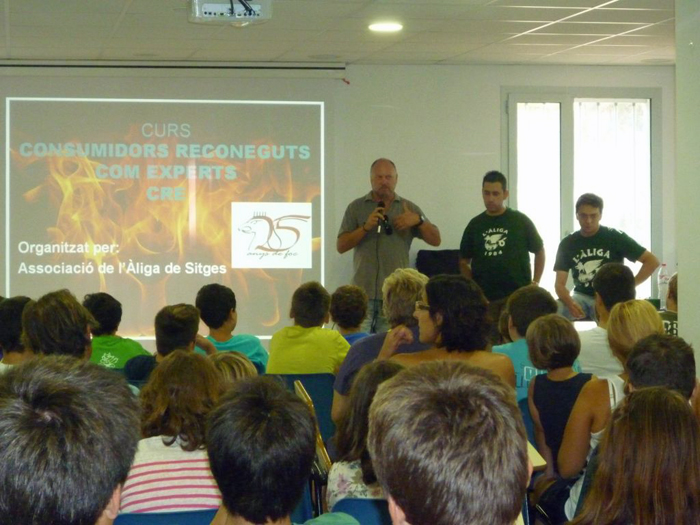 Ajt Sitges. Èxit del curs de Consumidor Reconegut com a Expert per a bèsties de foc infantils 