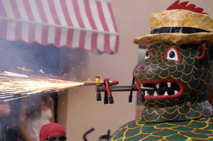 VD. Exhibició de dracs i diables infantils