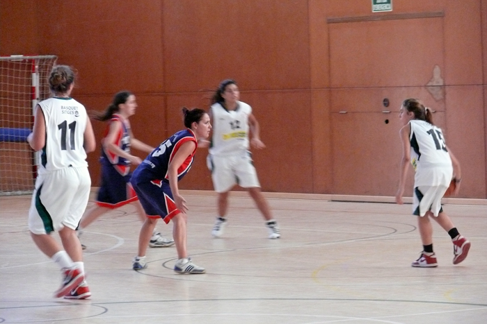 VD. El Ribes va estrenar la lliga obligat a reforçar l'equip amb diverses jugadores del sub-21